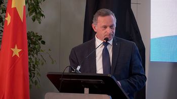 Álvaro Delgado afirmó que el gobierno uruguayo está decidido a profundizar la relación comercial con China. Álvaro Delgado afirmó que el gobierno uruguayo está decidido a profundizar la relación comercial con China.