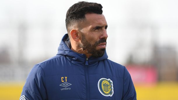 Denunciaron a Carlos Tevez por no tener el título de director técnico