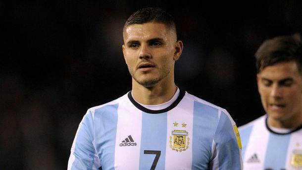 Mauro Icardi también juega al fútbol durante el Mundial