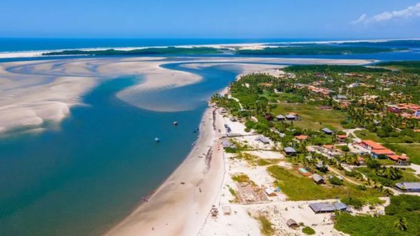Este destino de Brasil es perfecto para adentrarse dentro de dunas movibles. 