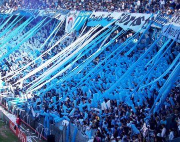 Los hinchas de Racing ya palpitan el duelo ante Boca