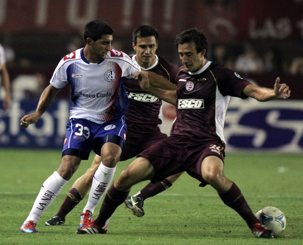 Lanús y San Lorenzo aburrieron y empataron sin goles