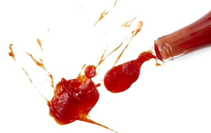 El kétchup es una herramienta casera ideal para limpiar diversos objetos.&nbsp;