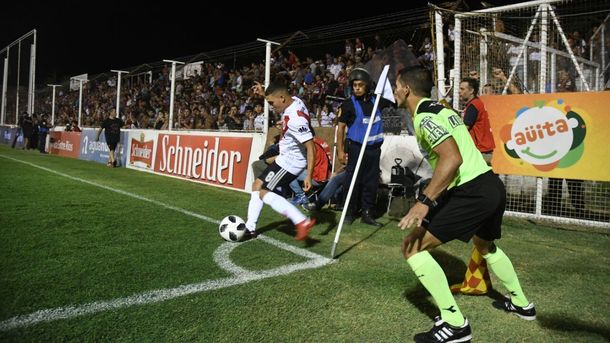 Tiro de Quintero para River ante Patronato - Crédito:&nbsp;@CARPoficial