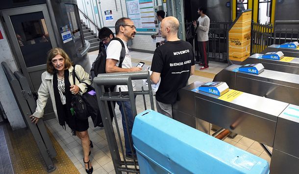 Retoman las protestas en el subte: este martes liberarán los molinetes de la línea C