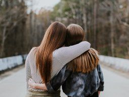 Las mejores frases para dedicar en el Día del Amigo