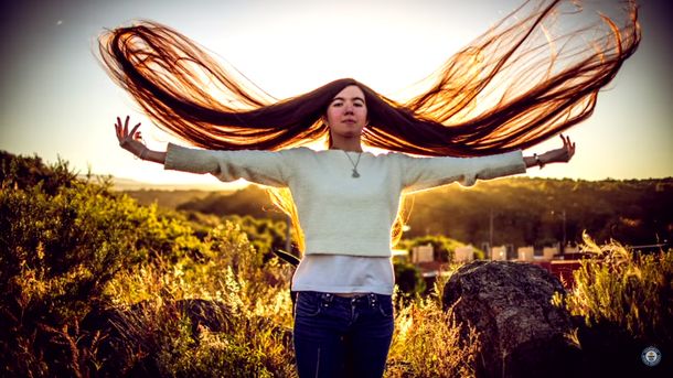 Una joven cordobesa se quedó con el récord del pelo más largo del mundo