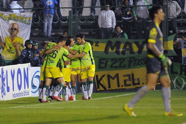 Defensa goleó a Aldosivi en Florencio Varela