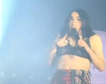 La burla de Lali a Milei que hizo delirar a su público en San Juan