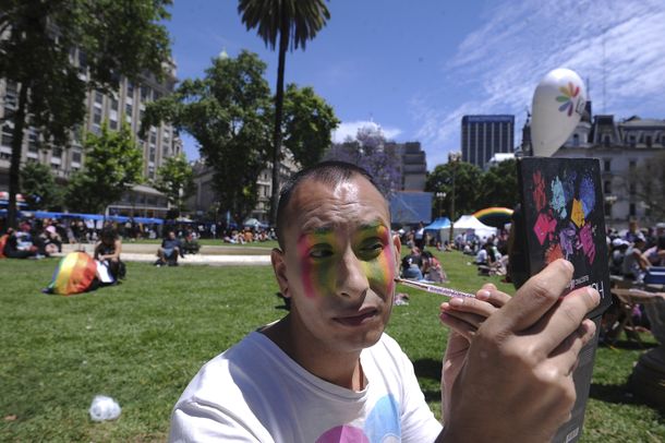 Alberto Fernández: La bandera LGBTIQ+ flamea en todo el país con grandes motivos de celebración