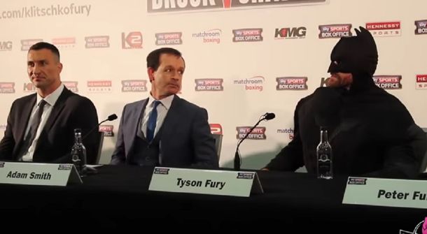 Insólito: Klitschko defenderá el título mundial de boxeo contra Batman