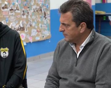 Sergio Massa estuvo con curas villeros en la villa Zavaleta