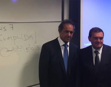 Daniel Scioli se recibió de licenciado