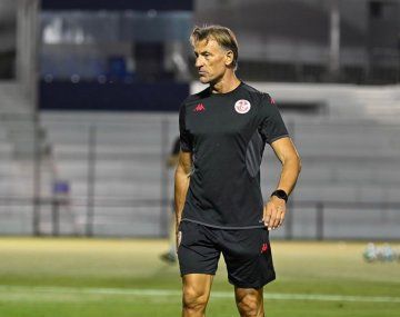 Conferencia improvisada pero ilusión intacta: Hervé Renard asumió en Túnez