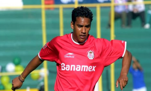 El exjugador de Toluca Enrique Alfaro está pasando por un delicado momento de salud y su familia pide apoyo económico para solventar los gastos de su tratamiento.
