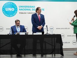 En su primer discurso como rector, Gustavo Soos remarcó que la educación pública “sigue siendo una herramienta de movilidad social y justicia”. En su primer discurso como rector, Gustavo Soos remarcó que la educación pública “sigue siendo una herramienta de movilidad social y justicia”.