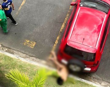 Un policía descubrió a su mujer con un amante