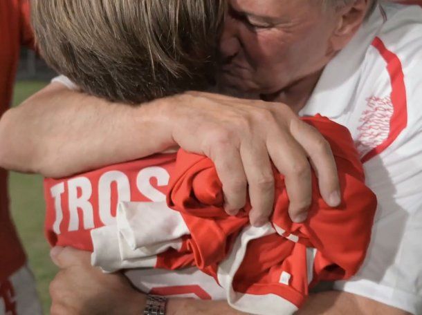 El emotivo regalo para Enzo Trossero en el homenaje que conmovió a todo Independiente