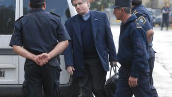 piden al papa francisco que elimine a grassi de la iglesia piden al papa francisco que elimine a grassi de la iglesia