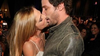 gonzalo valenzuela a los besos con otra mujer gonzalo valenzuela a los besos con otra mujer