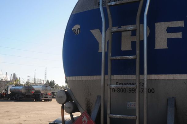 Ahora otro fondo buitre quiere perjudicar a YPF por la estatización