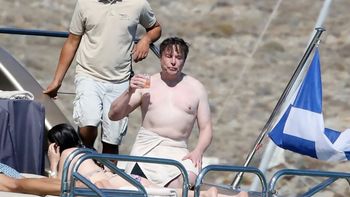 Elon Musk, de vacaciones en Grecia con amigos. Elon Musk, de vacaciones en Grecia con amigos.