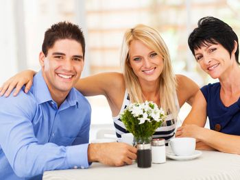 ¡Madre no hay una sola! Los argentinos también festejan con las esposas y hermanas