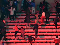80 hinchas de u. de chile recibieron la prohibicion para ingresar a estadios argentinos 80 hinchas de u. de chile recibieron la prohibicion para ingresar a estadios argentinos