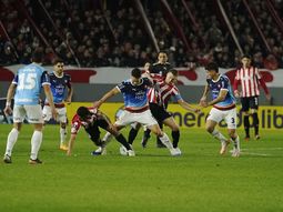Estudiantes empató con Cerro Porteño y avanzó a los cuartos de final
