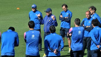 bianchi paro los titulares de boca sin riquelme y con los refuerzos bianchi paro los titulares de boca sin riquelme y con los refuerzos