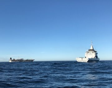 Capturan a dos buques extranjeros pescando de manera ilegal en aguas argentinas