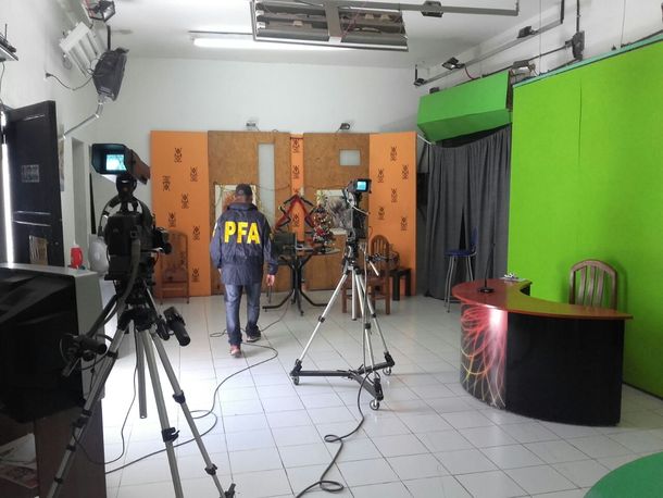 Allanaron un canal acusado de transmitir partidos codificados