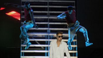 exigen la devolucion de los tickets por el show suspendido exigen la devolucion de los tickets por el show suspendido