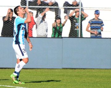 Racing consiguió un triunfazo en San Juan