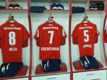 Mientras la Conmebol define, estallaron los memes por el reclamo de Independiente a Santos