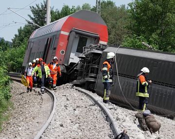 Tragedia en Alemania por el descarrilamiento de un tren