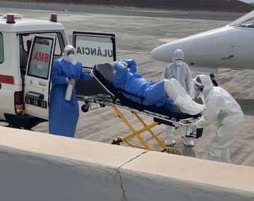 Evacúan a tres personas de crucero afectado por hantavirus