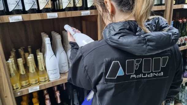 La AFIP incautó más de 1.900 botellas de vino: millonaria evasión