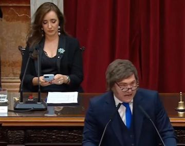 El provocador gesto viral de Victoria Villarruel mientras hablaba Javier Milei