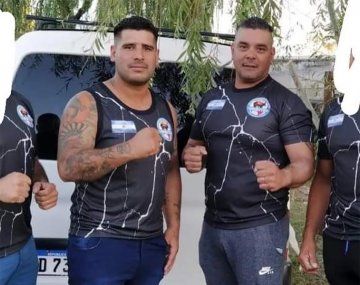 Denuncian a dos luchadores de kickboxing por golpear brutalmente a un hombre
