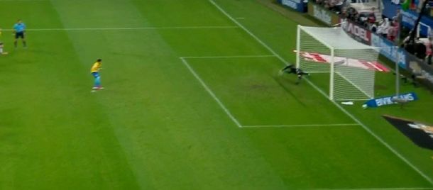 Silva le atajó el penal a Neymar