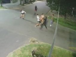 un joven recibio una patada en la cabeza tras una pelea en lomas de zamora un joven recibio una patada en la cabeza tras una pelea en lomas de zamora