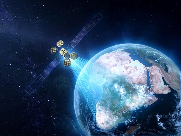 Facebook anunció que lanzará un satélite en 2016 para darle internet a África