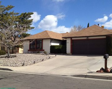 Los dueños de la casa de Breaking Bad levantaron un muro contra los fans