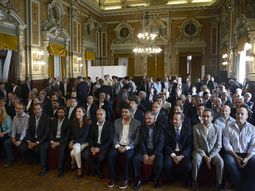 vidal se reunio con intendentes bonaerenses y les pidio trabajar en equipo vidal se reunio con intendentes bonaerenses y les pidio trabajar en equipo