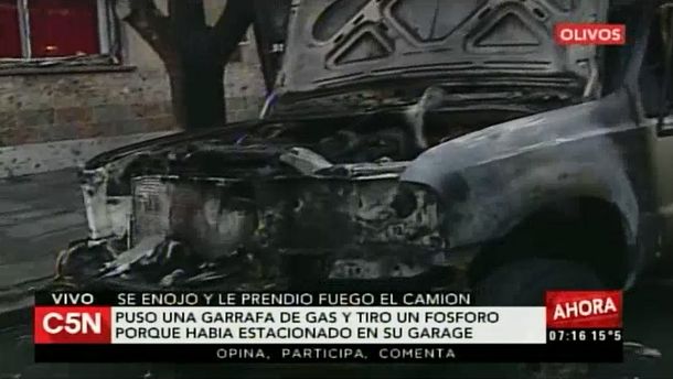 Relato salvaje: prendió fuego un camión estacionado frente a su casa