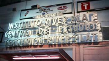 lo echaron del colegio por compartir un video teniendo sexo con una companera lo echaron del colegio por compartir un video teniendo sexo con una companera