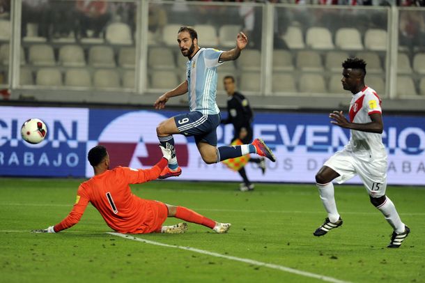 Así definió Gonzalo Higuaín para marcar su gol frente a Perú.