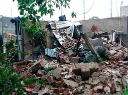 Temporal en Córdoba derrumbó una pared del estadio de Belgrano Temporal en Córdoba derrumbó una pared del estadio de Belgrano