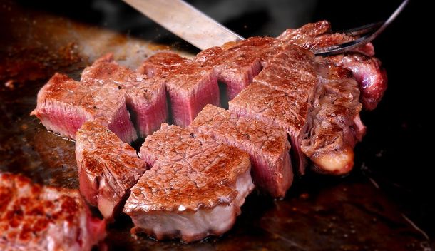 La carne de la raza bovina Wagyu es ideal para el bife Kobe